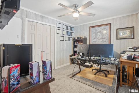 Tiny photo for 6145 FAIR Avenue, Davenport, IA 52806 (MLS # QC4270018)