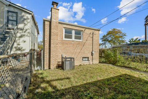 Tiny photo for 245 W 43rd Street, Chicago, IL 60609 (MLS # 12510147)