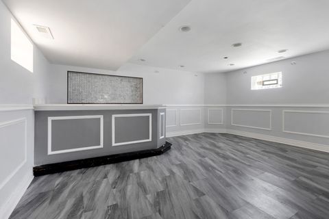 Tiny photo for 245 W 43rd Street, Chicago, IL 60609 (MLS # 12510147)