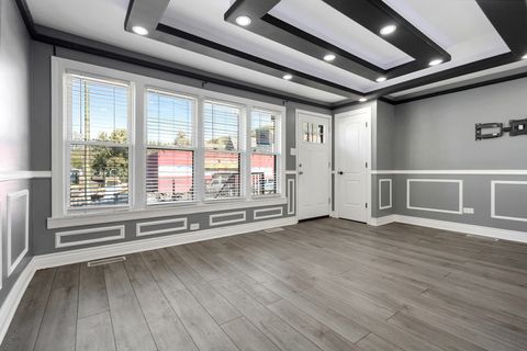 Tiny photo for 245 W 43rd Street, Chicago, IL 60609 (MLS # 12510147)