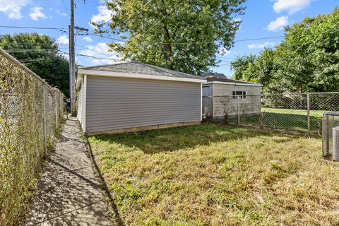 Tiny photo for 245 W 43rd Street, Chicago, IL 60609 (MLS # 12510147)