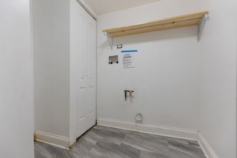 Tiny photo for 245 W 43rd Street, Chicago, IL 60609 (MLS # 12510147)