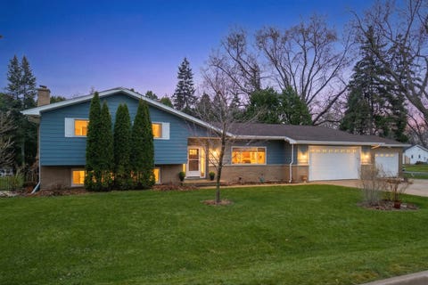 Photo of 28W075 Aurora Avenue, Naperville, IL 60540 (MLS # 12678011)