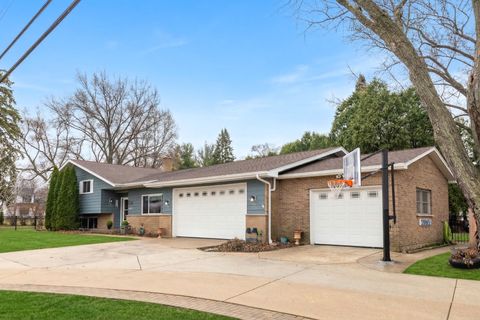 Tiny photo for 28W075 Aurora Avenue, Naperville, IL 60540 (MLS # 12678011)