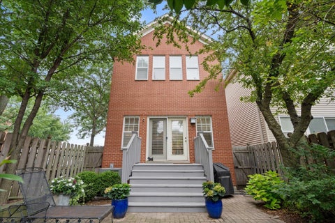 Tiny photo for 1501 N Larrabee Street, Chicago, IL 60610 (MLS # 12730325)