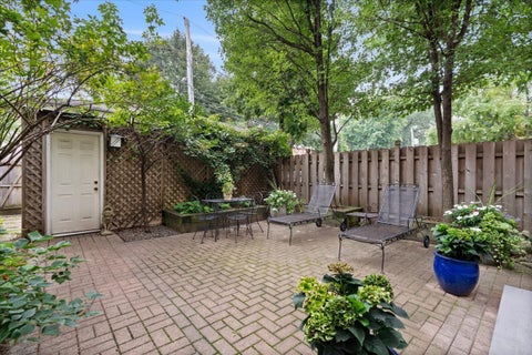 Tiny photo for 1501 N Larrabee Street, Chicago, IL 60610 (MLS # 12730325)