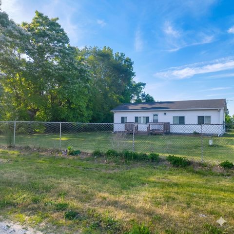 Photo of 17611 E 4750s Road, Pembroke Twp, IL 60958 (MLS # 12667738)