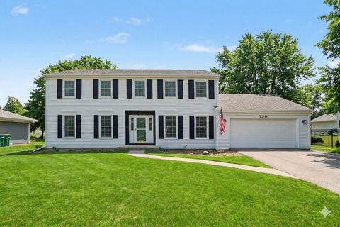 Photo of 720 Meadow Wood Drive, Joliet, IL 60431 (MLS # 12583114)