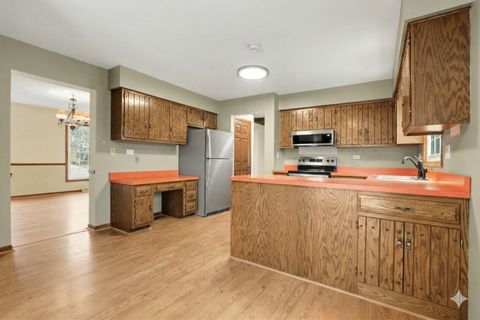 Tiny photo for 720 Meadow Wood Drive, Joliet, IL 60431 (MLS # 12583114)