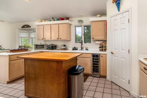 Tiny photo for 173 Lake Indian Hills Circle, Carbondale, IL 62902 (MLS # EB459456)