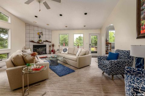 Tiny photo for 173 Lake Indian Hills Circle, Carbondale, IL 62902 (MLS # EB459456)