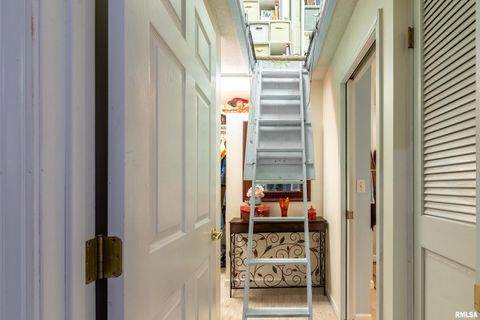 Tiny photo for 173 Lake Indian Hills Circle, Carbondale, IL 62902 (MLS # EB459456)