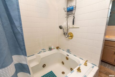 Tiny photo for 173 Lake Indian Hills Circle, Carbondale, IL 62902 (MLS # EB459456)