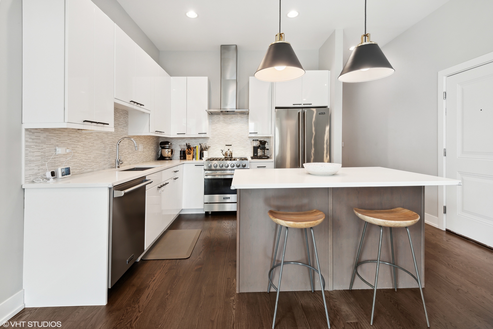 1618 N Bosworth Avenue 2S