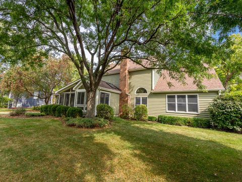 Tiny photo for 441 Country Lane, Crystal Lake, IL 60012 (MLS # 12512033)