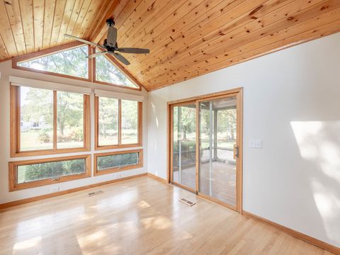 Tiny photo for 441 Country Lane, Crystal Lake, IL 60012 (MLS # 12512033)