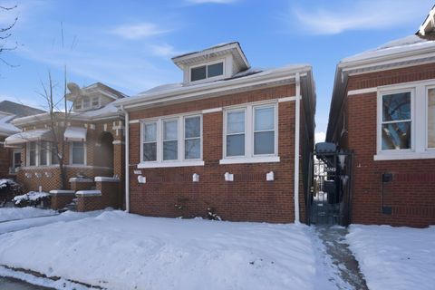 Tiny photo for 5544 S California Avenue, Chicago, IL 60629 (MLS # 12557138)