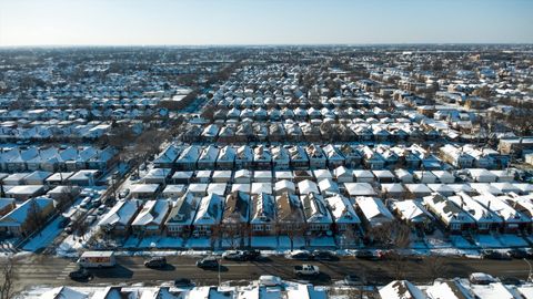 Tiny photo for 5544 S California Avenue, Chicago, IL 60629 (MLS # 12557138)