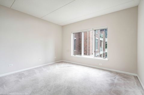 Tiny photo for 445 Village Green Court #301, Lincolnshire, IL 60069 (MLS # 12484782)