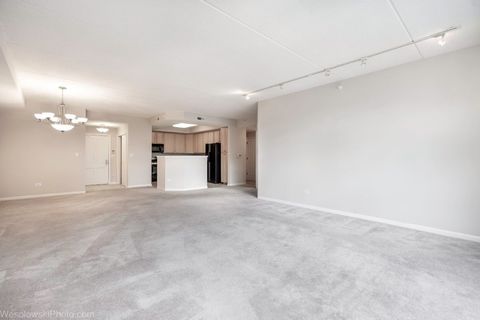 Tiny photo for 445 Village Green Court #301, Lincolnshire, IL 60069 (MLS # 12484782)