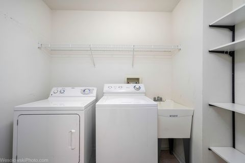 Tiny photo for 445 Village Green Court #301, Lincolnshire, IL 60069 (MLS # 12484782)