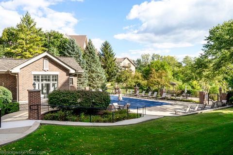 Tiny photo for 445 Village Green Court #301, Lincolnshire, IL 60069 (MLS # 12484782)