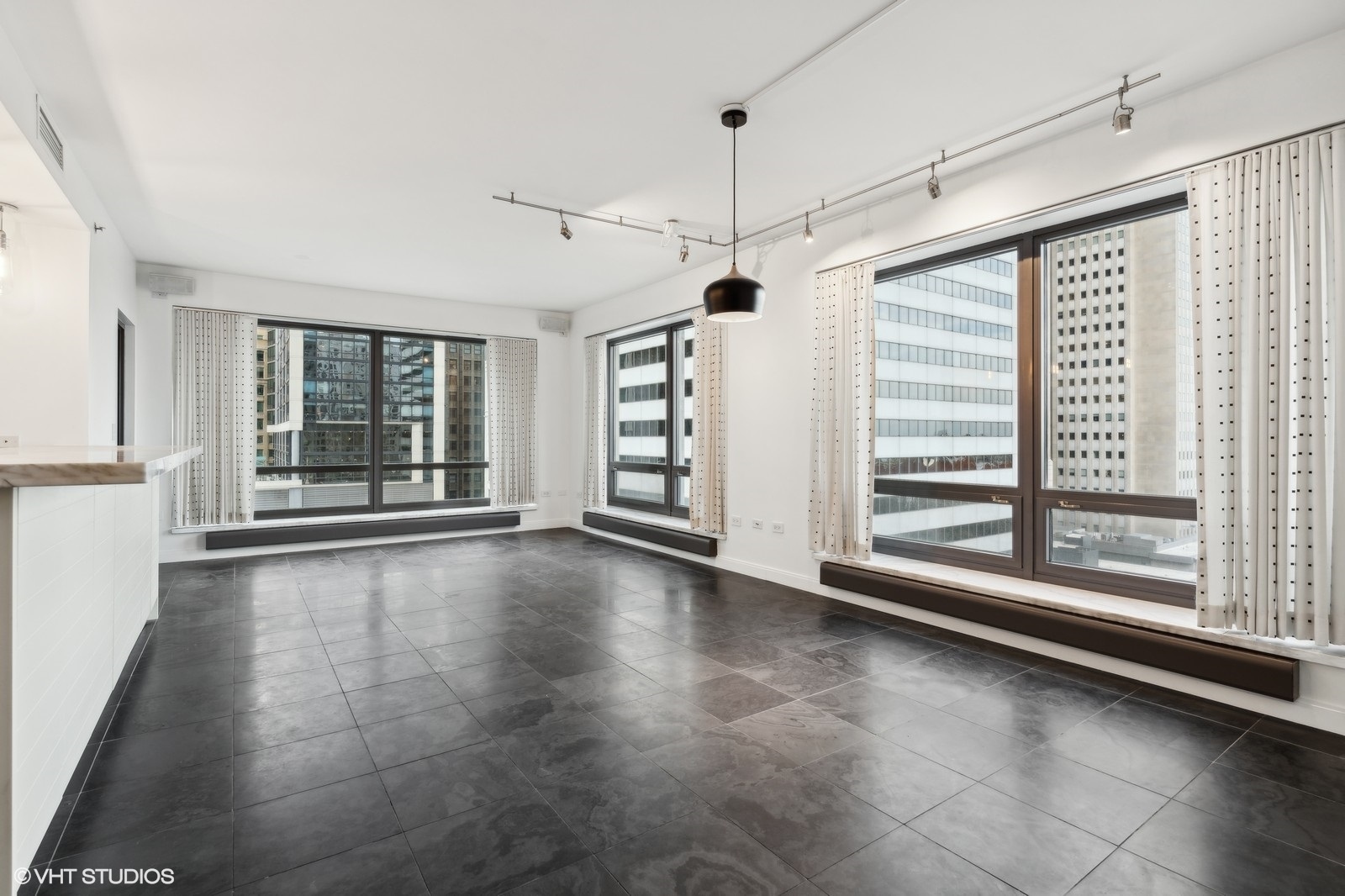 130 N Garland Court 1001-03