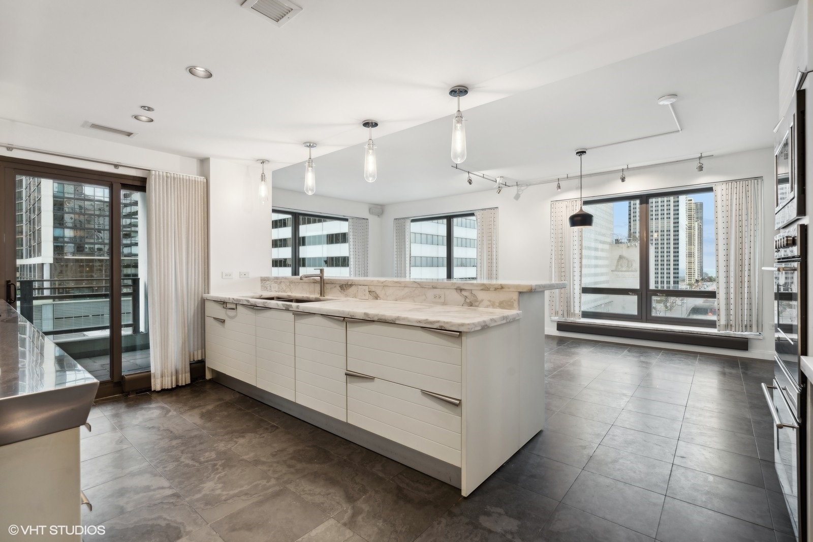 130 N Garland Court 1001-03