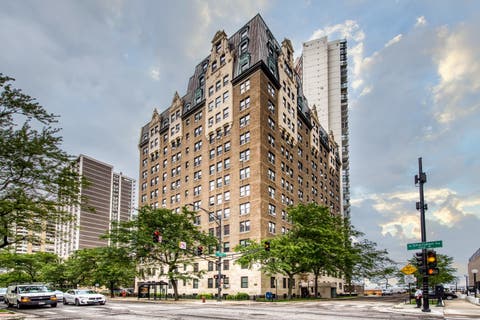 Photo of 6101 N Sheridan Road #10C, Chicago, IL 60660 (MLS # 12707612)