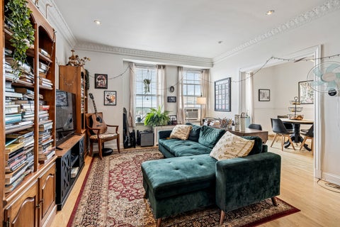 Tiny photo for 6101 N Sheridan Road #10C, Chicago, IL 60660 (MLS # 12707612)
