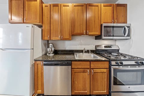 Tiny photo for 6101 N Sheridan Road #10C, Chicago, IL 60660 (MLS # 12707612)