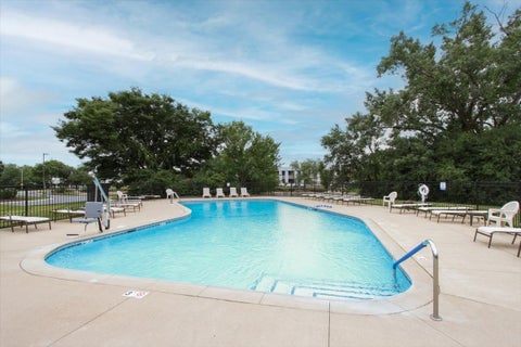 Tiny photo for 2000 Saint Regis Drive #6J, Lombard, IL 60148 (MLS # 12798077)