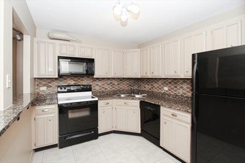 Tiny photo for 2000 Saint Regis Drive #6J, Lombard, IL 60148 (MLS # 12798077)