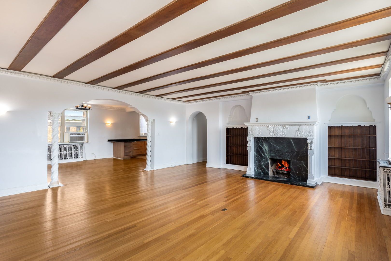 7370 S SOUTH SHORE Drive 3W