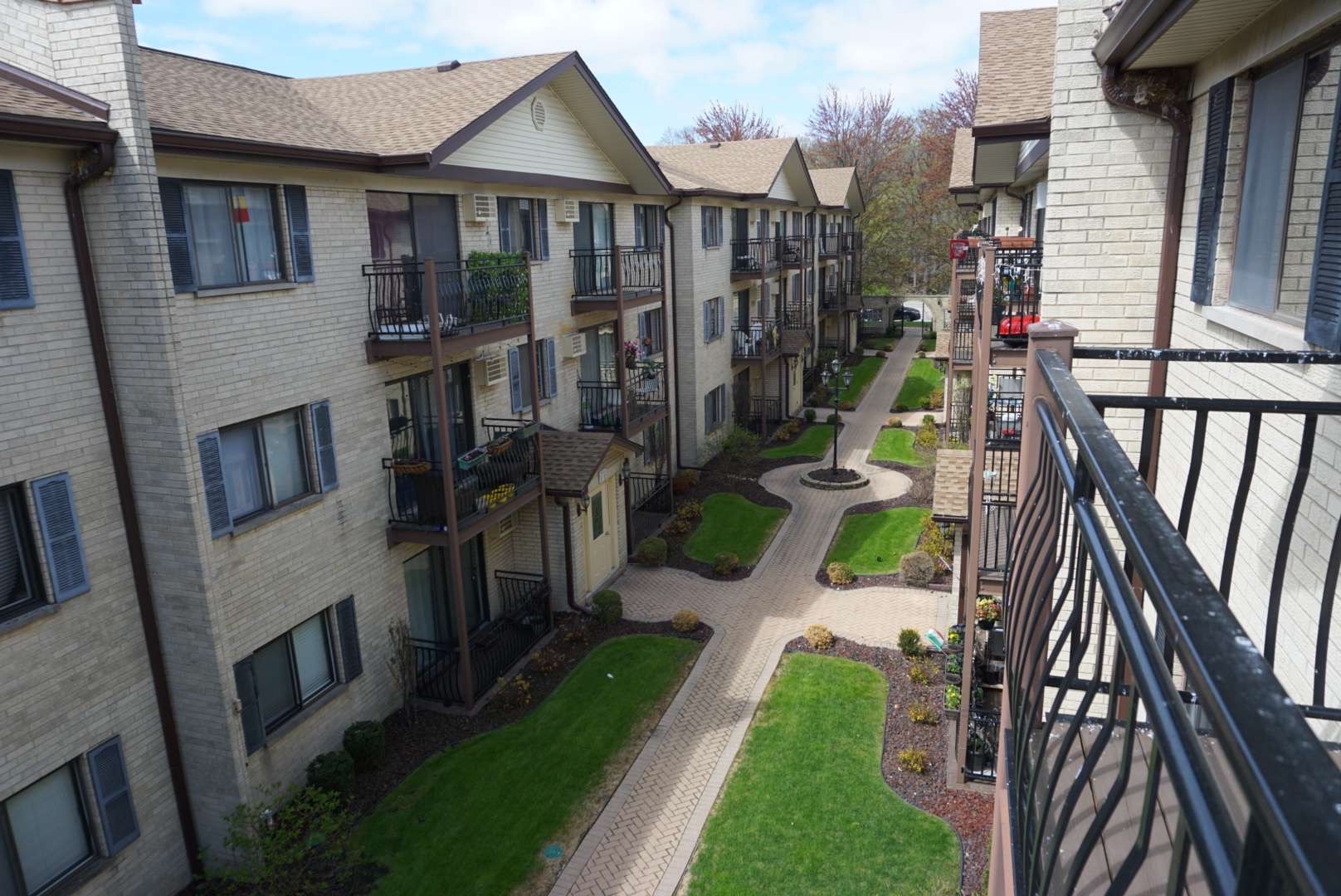 5143 N East River Road 355-D