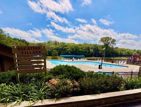 Tiny photo for 40 Bermuda Colony #3, Fox Lake, IL 60020 (MLS # 12692125)