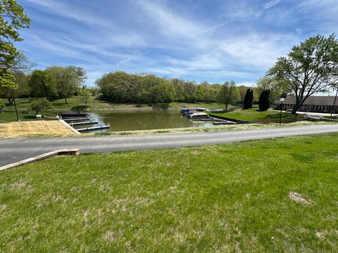 Tiny photo for 40 Bermuda Colony #3, Fox Lake, IL 60020 (MLS # 12692125)