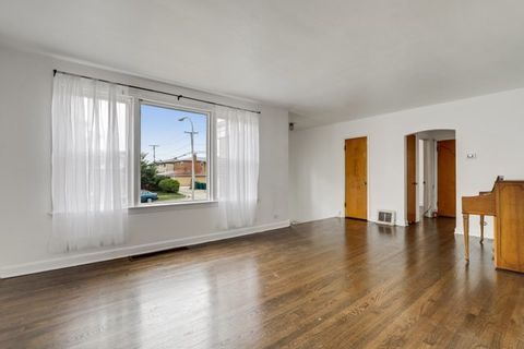 Tiny photo for Westchester, IL 60154 (MLS # 12605563)