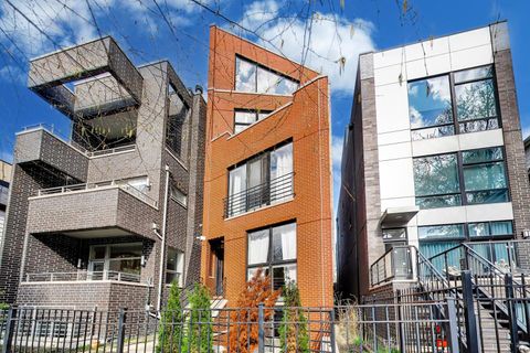 Photo of 831 N Hermitage Avenue #2, Chicago, IL 60622 (MLS # 12620135)