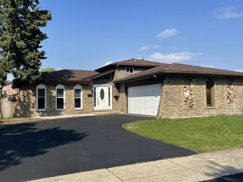 Photo of 710 E 194th Street, Glenwood, IL 60425 (MLS # 12458490)