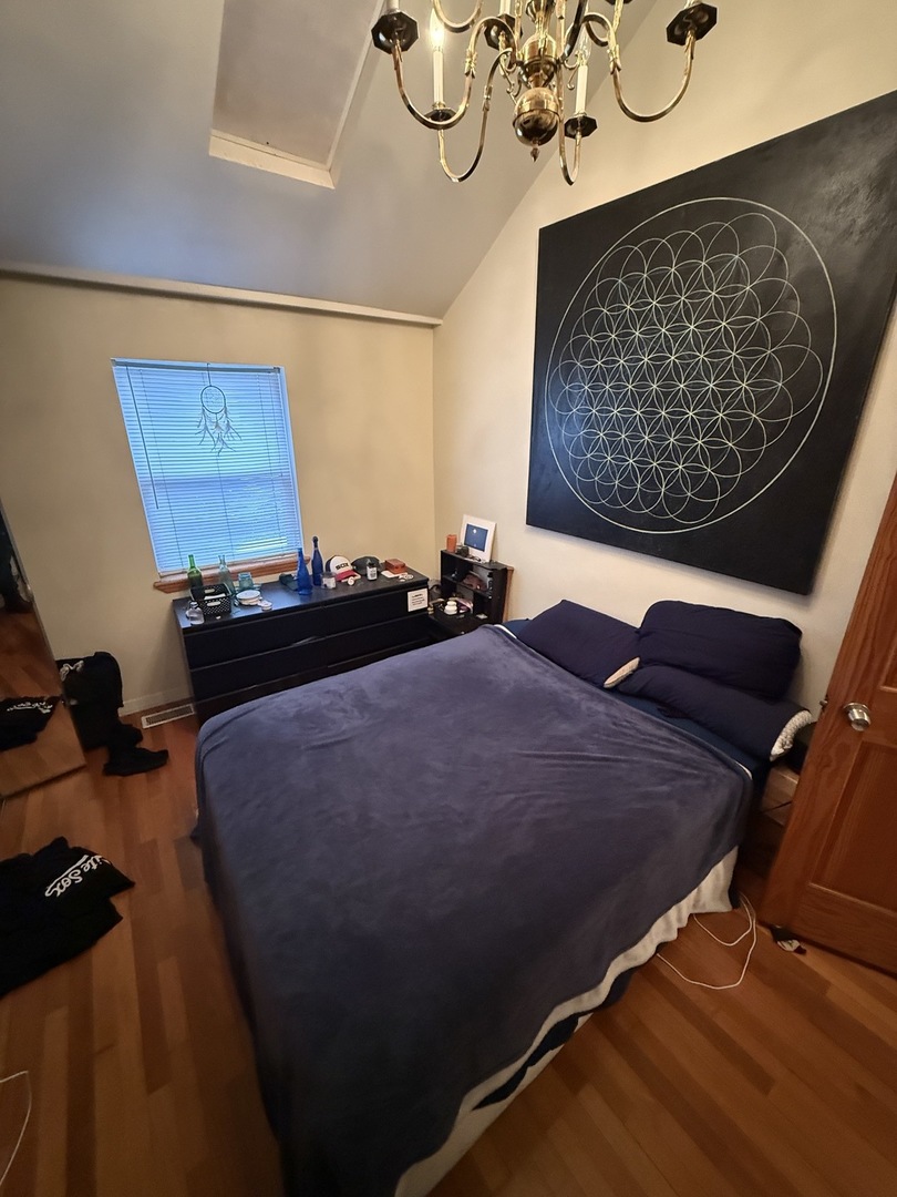 1423 W Walton Street CH