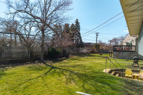 Tiny photo for 225 E Lincoln Avenue, Glendale Heights, IL 60139 (MLS # 12621856)