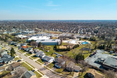 Tiny photo for 225 E Lincoln Avenue, Glendale Heights, IL 60139 (MLS # 12621856)