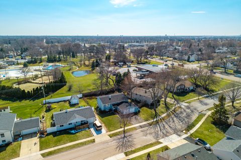 Tiny photo for 225 E Lincoln Avenue, Glendale Heights, IL 60139 (MLS # 12621856)