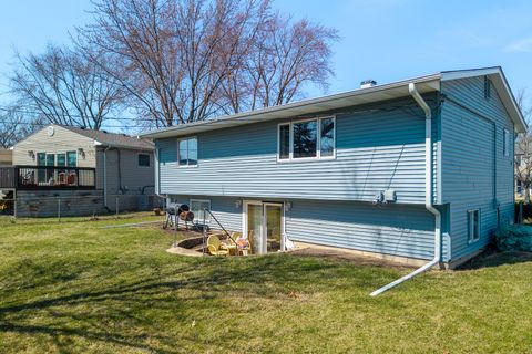 Tiny photo for 225 E Lincoln Avenue, Glendale Heights, IL 60139 (MLS # 12621856)