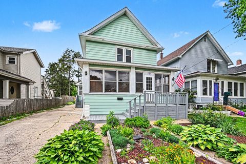 Photo of 737 Lebanon Street, Aurora, IL 60505 (MLS # 12649341)
