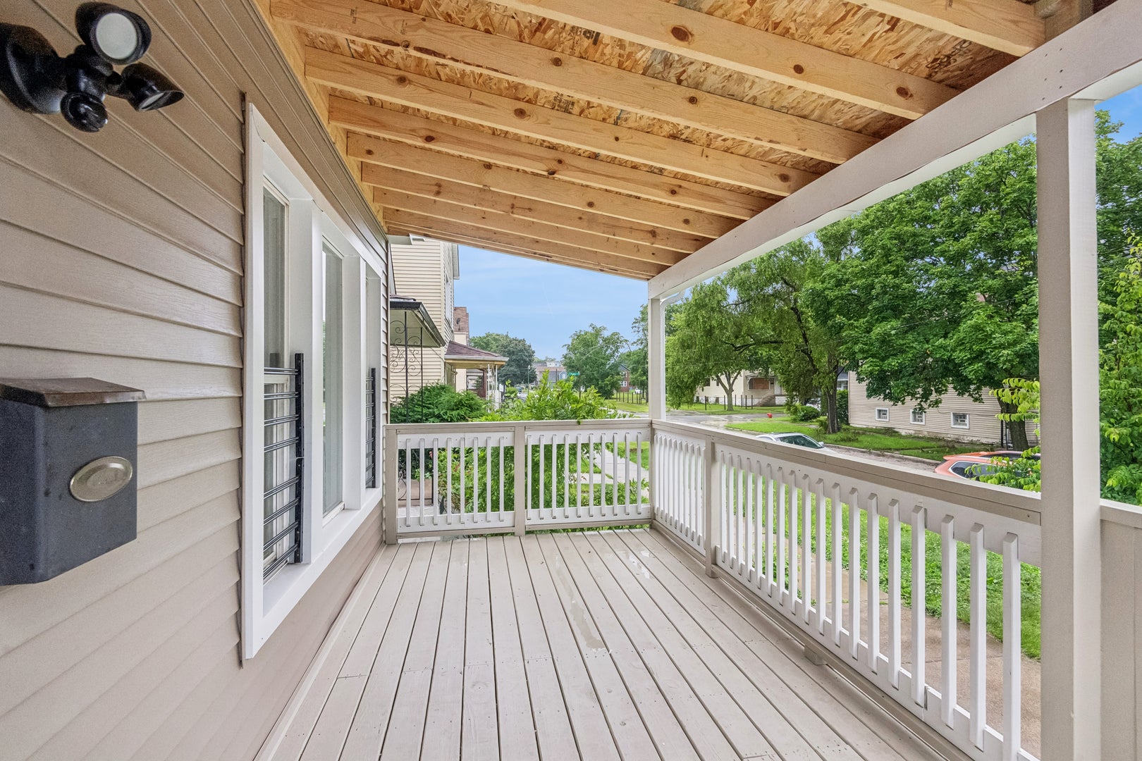 311 E 120th Place