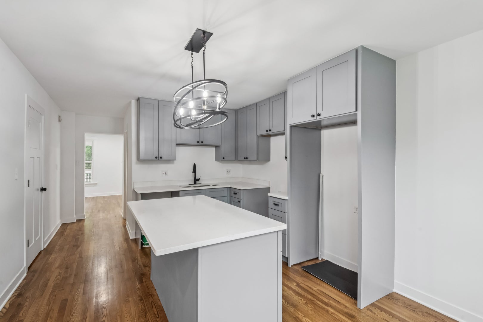 311 E 120th Place