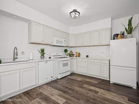 Tiny photo for 129 Chestnut Hills Circle #129, Burr Ridge, IL 60527 (MLS # 12664475)