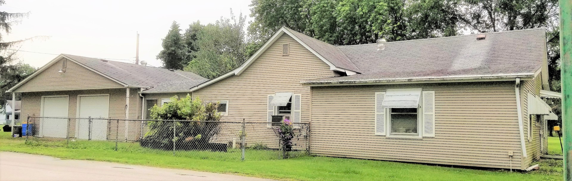 Photo 1 of 21 — 300 W 14th Street, GEORGETOWN, IL 61846